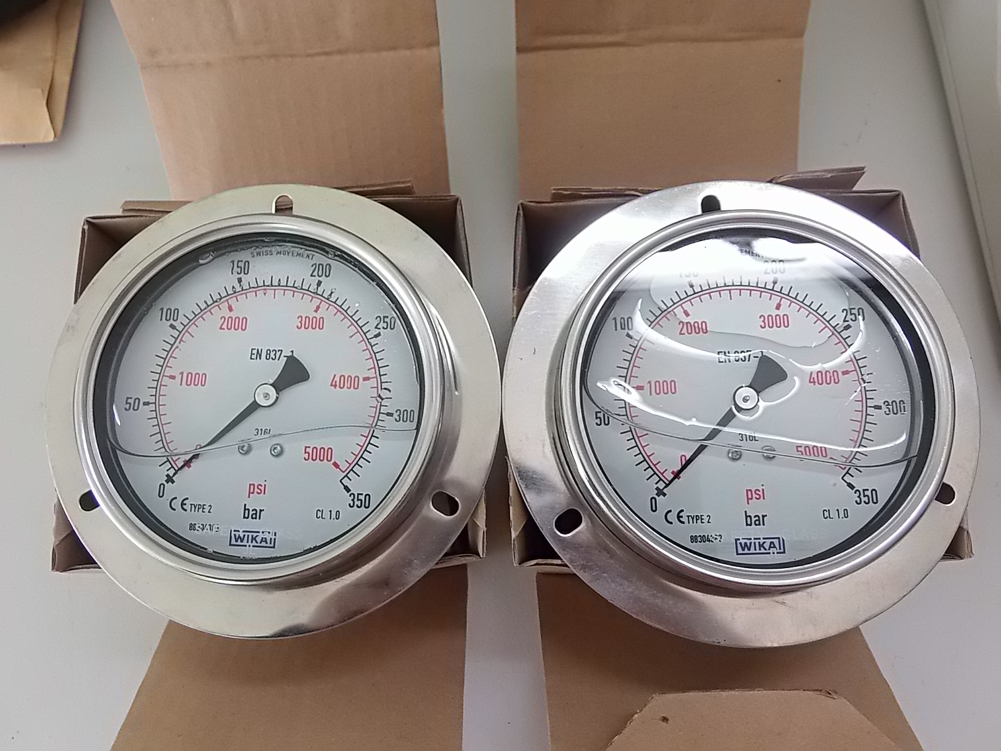 Pressure gauge liquid Wika